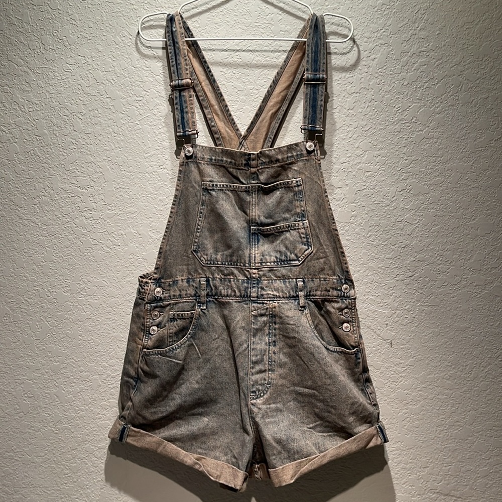 WE THE FREE Ziggy Shortalls Loose Fit Jumpsuit in Peach size L